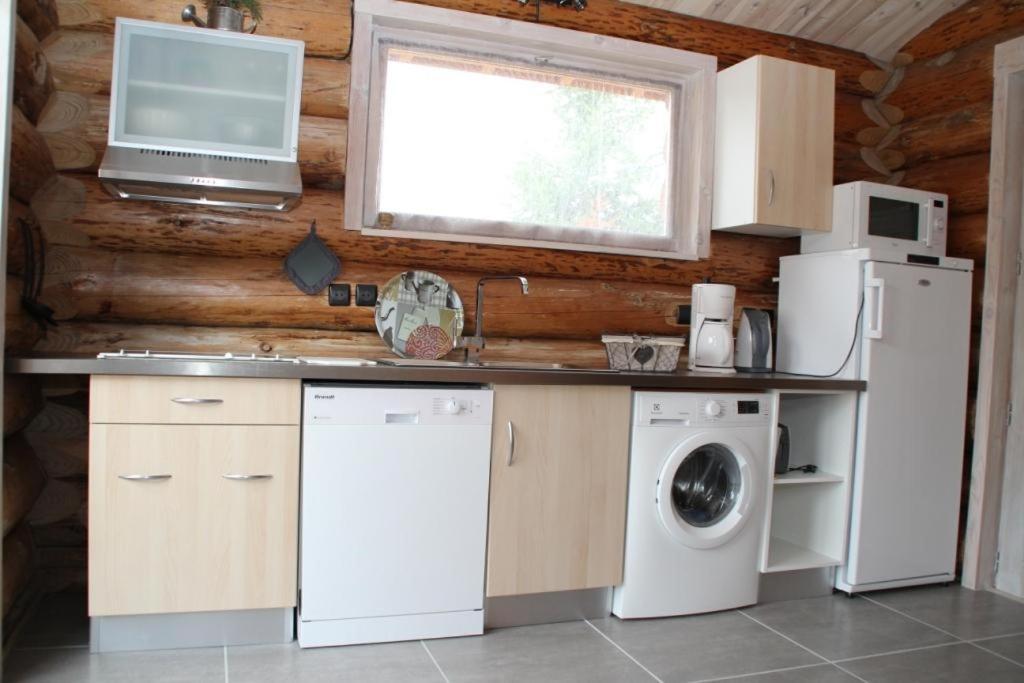 Pialous:Chalet en rondins avec Espace Détente La Chapelle-d'Aurec Extérieur photo