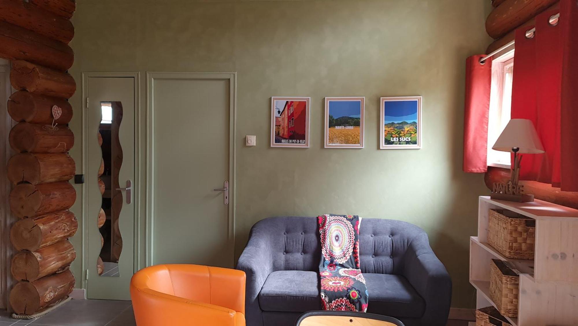 Pialous:Chalet en rondins avec Espace Détente La Chapelle-d'Aurec Extérieur photo