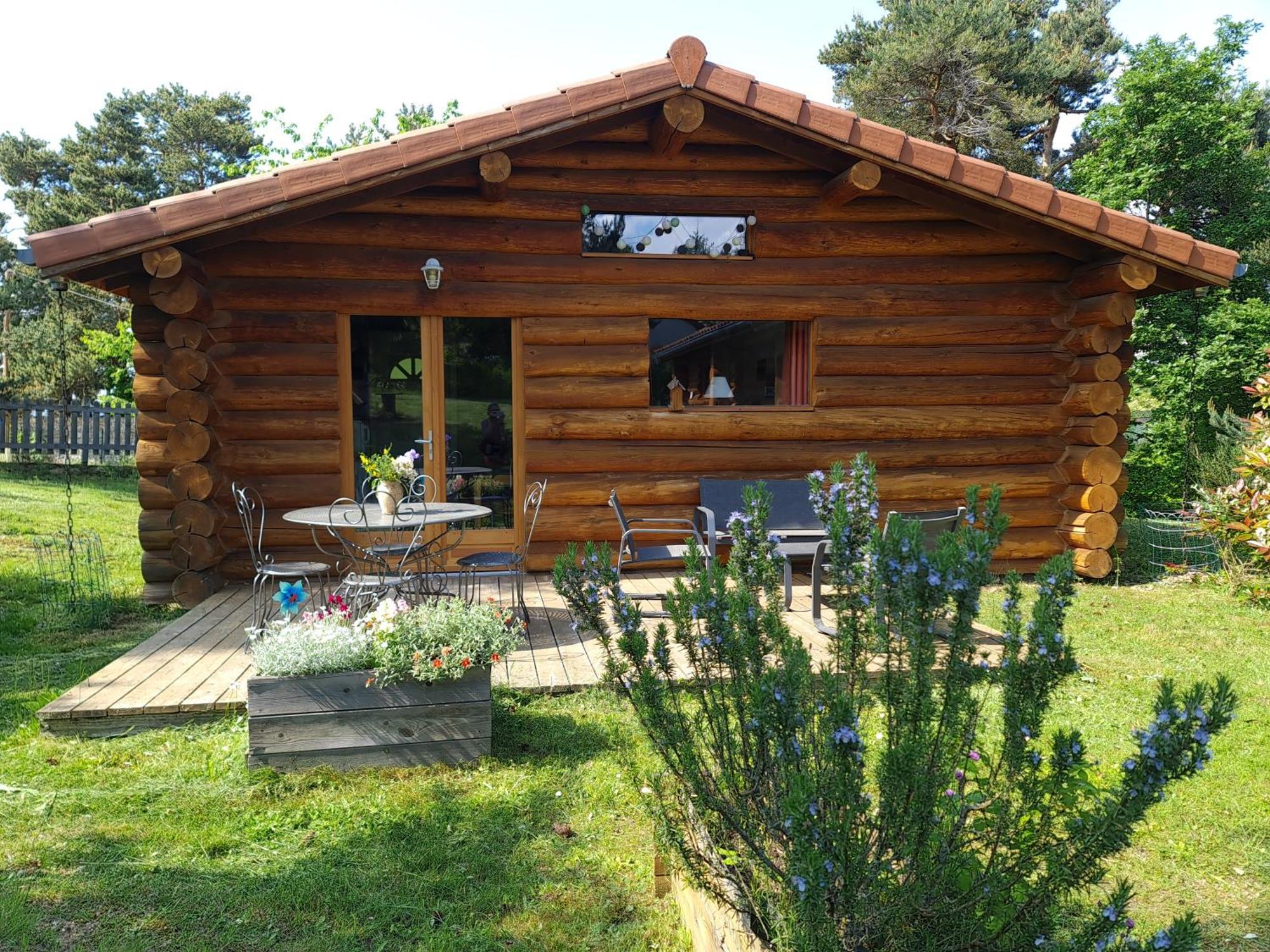 Pialous:Chalet en rondins avec Espace Détente La Chapelle-d'Aurec Extérieur photo